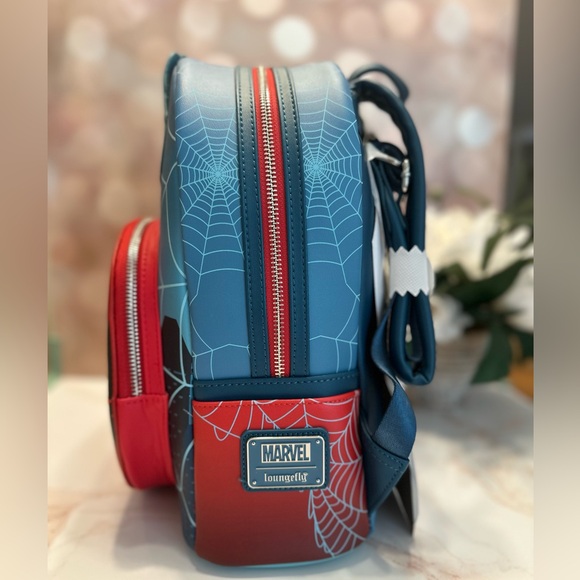 NWT! Limited edition SDCC Spider-Man Loungefly Lenticular Glow mini backpack - Picture 7 of 10